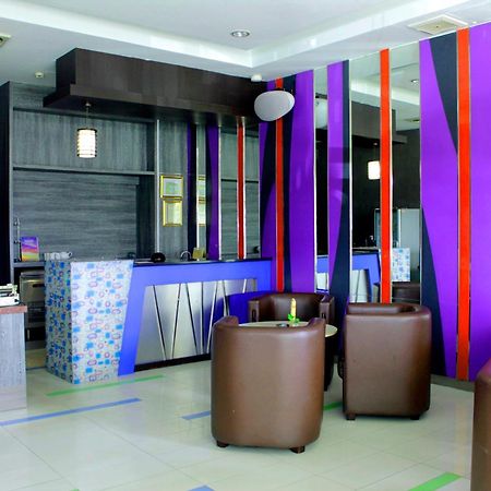 Transera Hotel Pontianak Bagian luar foto